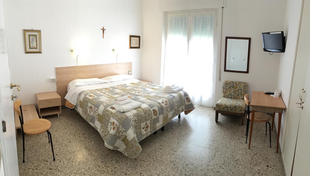 Hotel Casa Diomira Lido di Camaiore Kültér fotó